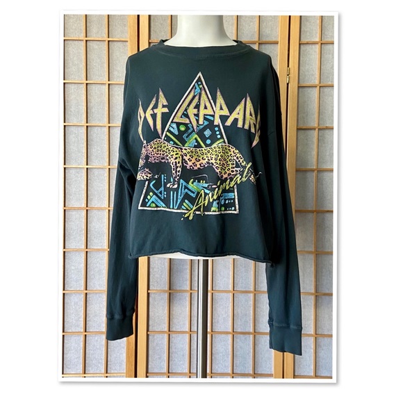 Daydreamer Def Leppard Crop Long Sleeve Tee - Picture 2 of 9